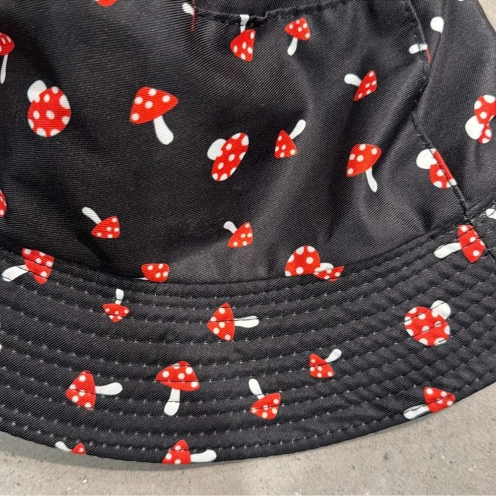 Mushroom youth bucket hat!